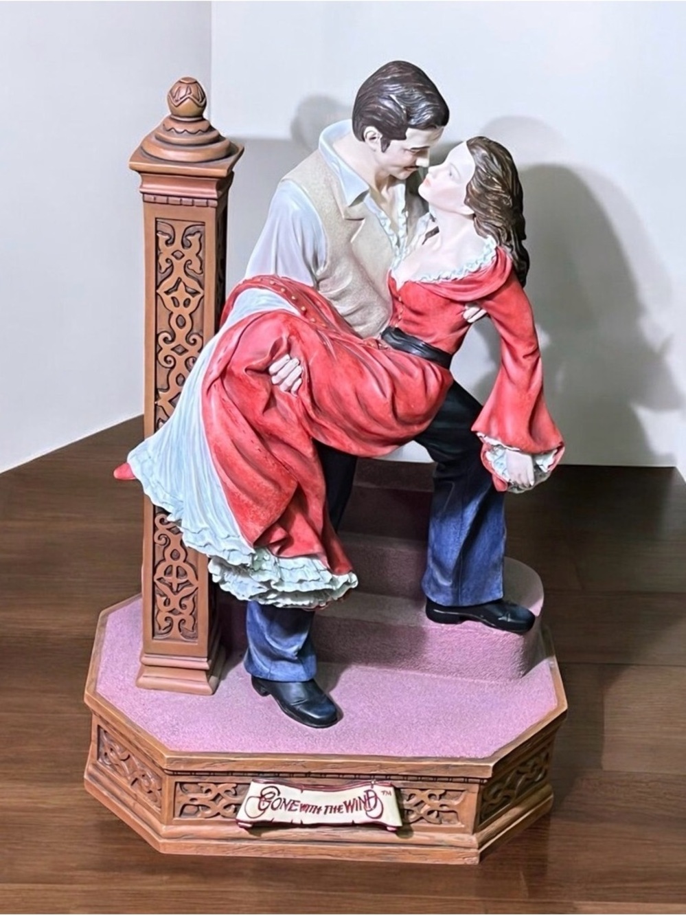 Gone with the Wind San Francisco Music Box - Rhett Butler and Scarlett O’Hara